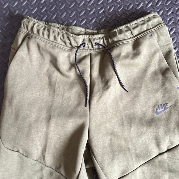 Nike Men’s Tech Fleece Taper Leg Pants - New - Picture 6 of 8